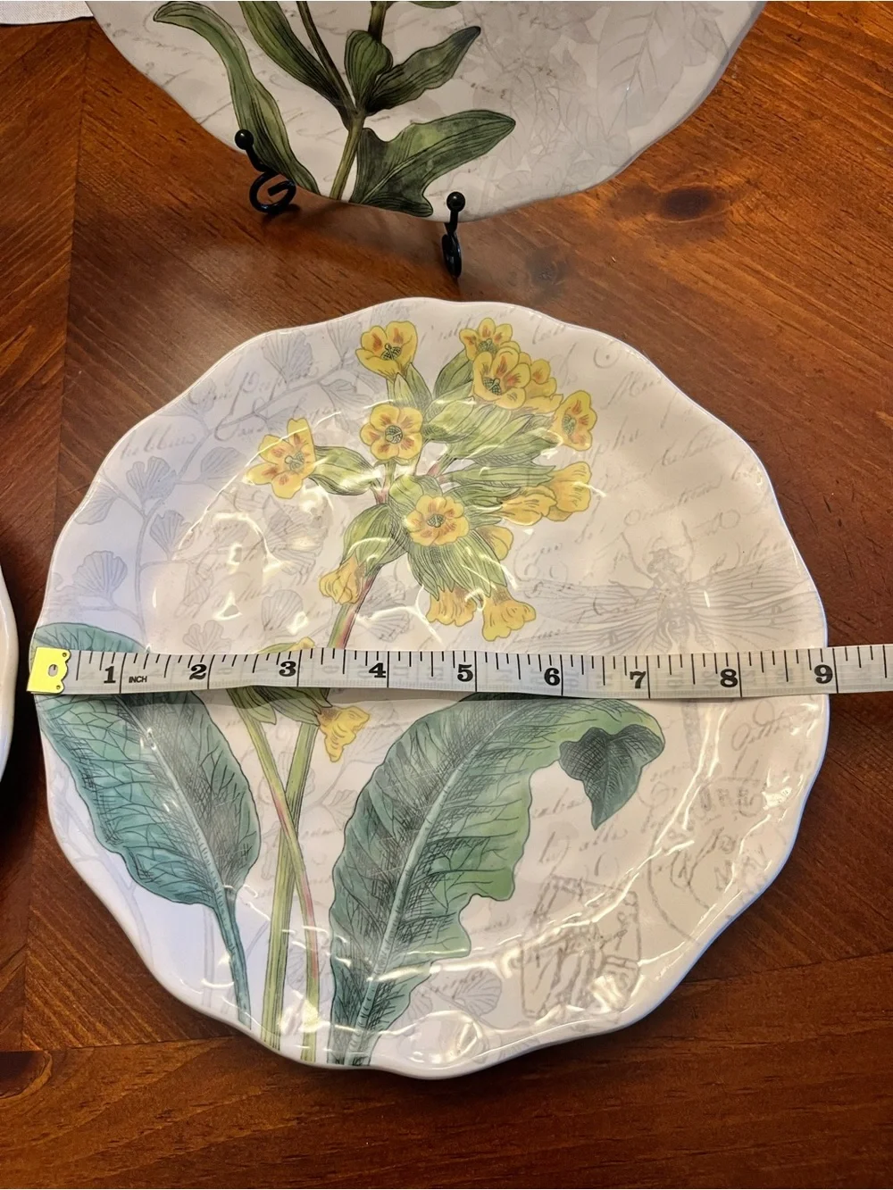 New in Box Pier One Botanical Floral Decorative Salad Plates - Set of 4 9”